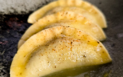 Mohnravioli, Tonkabohne, Orangenbutter